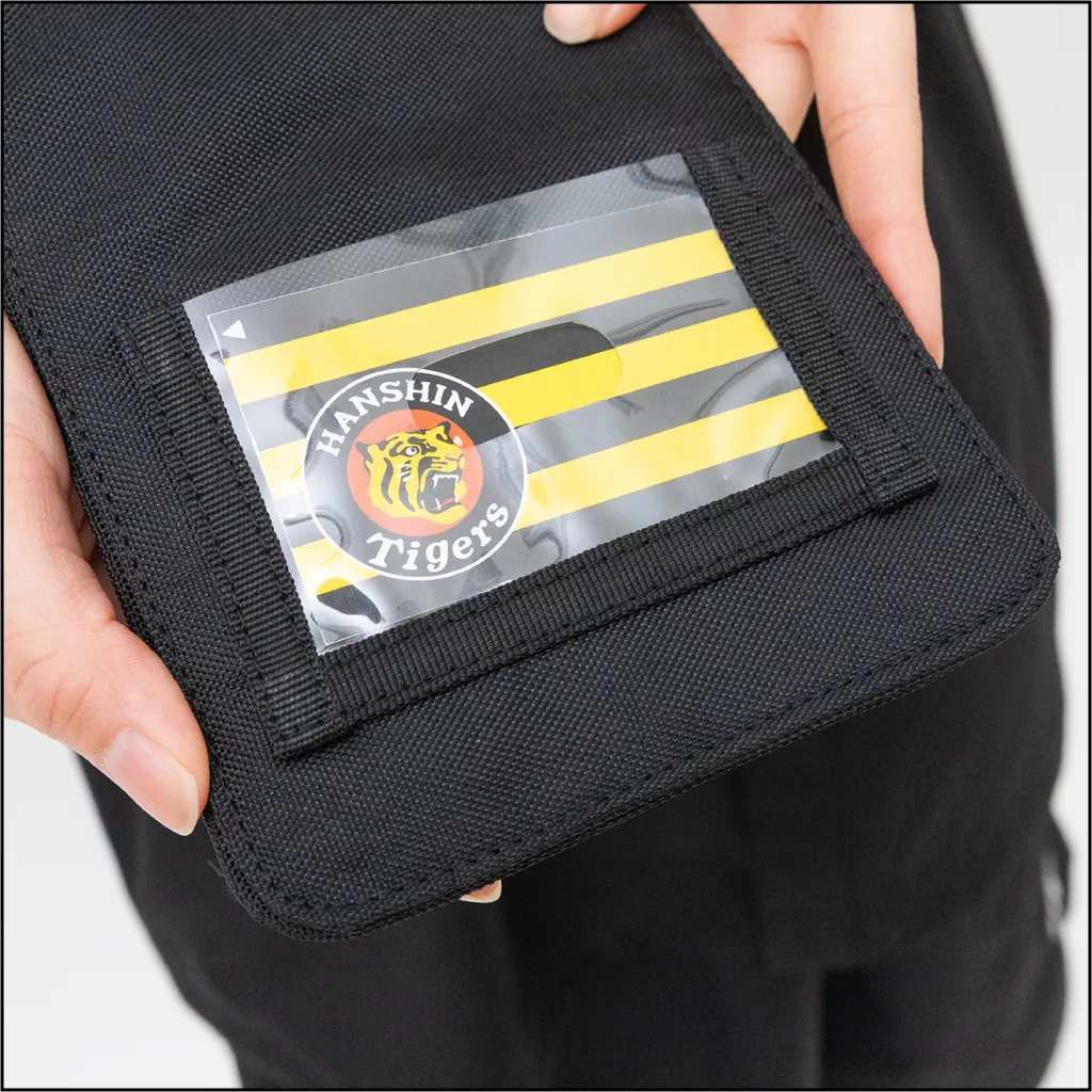 オールブラック・マルチサコッシュ カード入れ